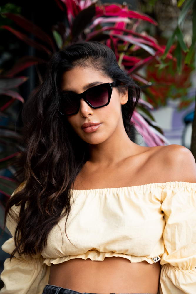Oversized Black Color Cat Eye Sunglasses