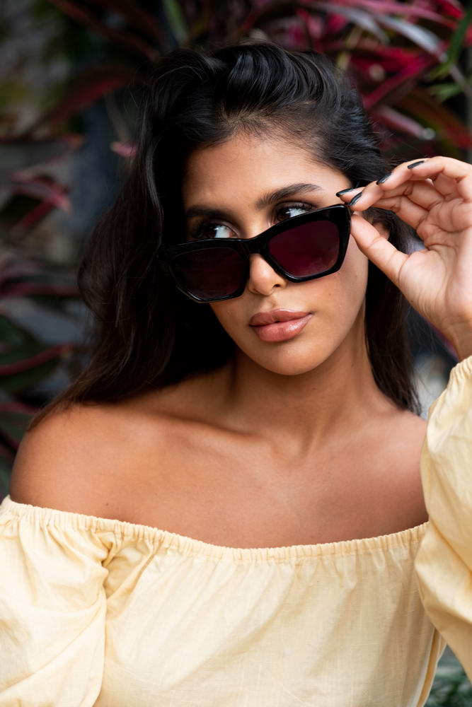 Oversized Black Color Cat Eye Sunglasses