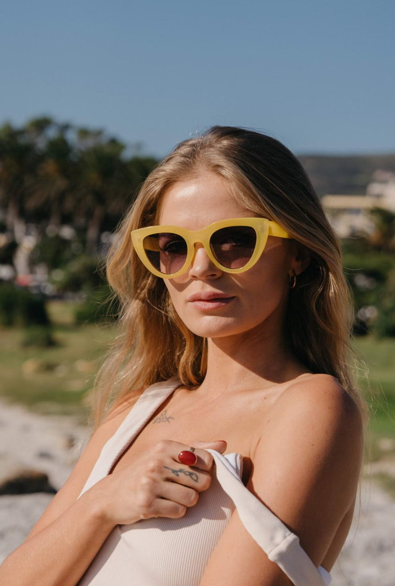 Oversized Gold Frame Cat Eye Sunglasses